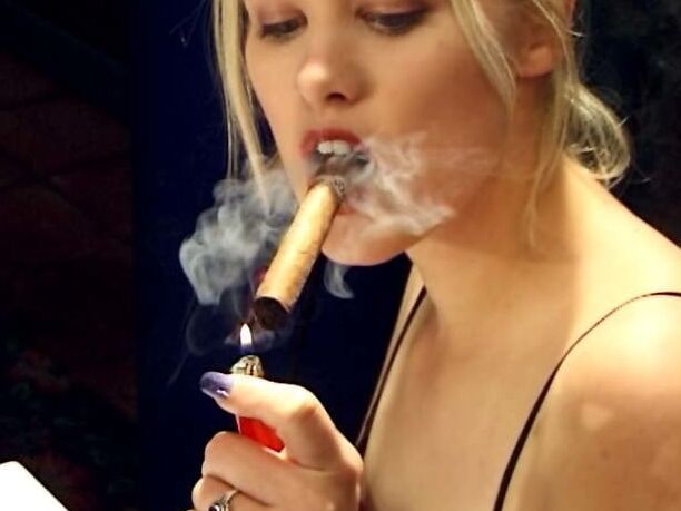 SEXY AF - Smoking