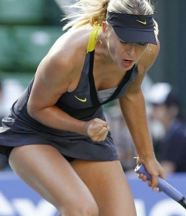 Mmm sweaty Maria Sharapova