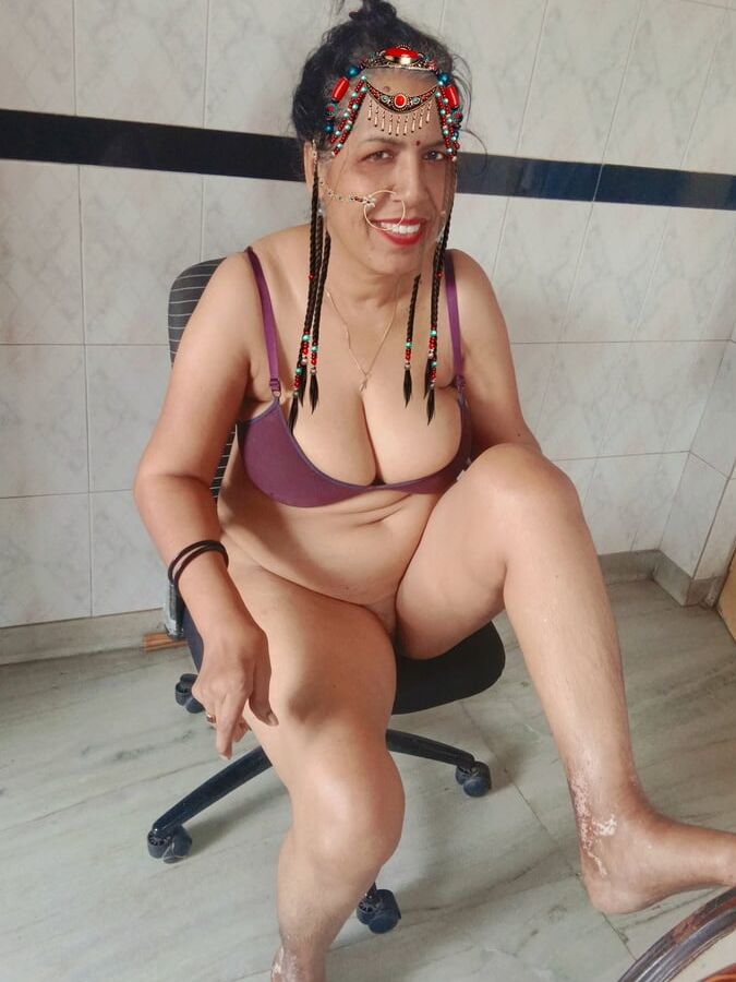 Sexy Meena Indian pornstar