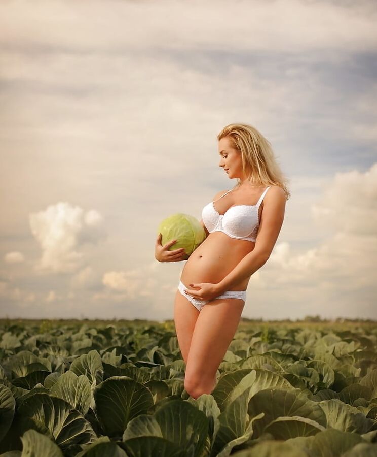 Pregnant Busty Oxana