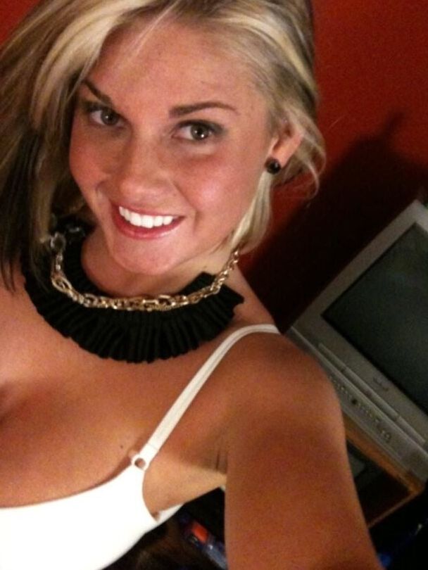 Big Fake Tits On Sexy Sexting MILF