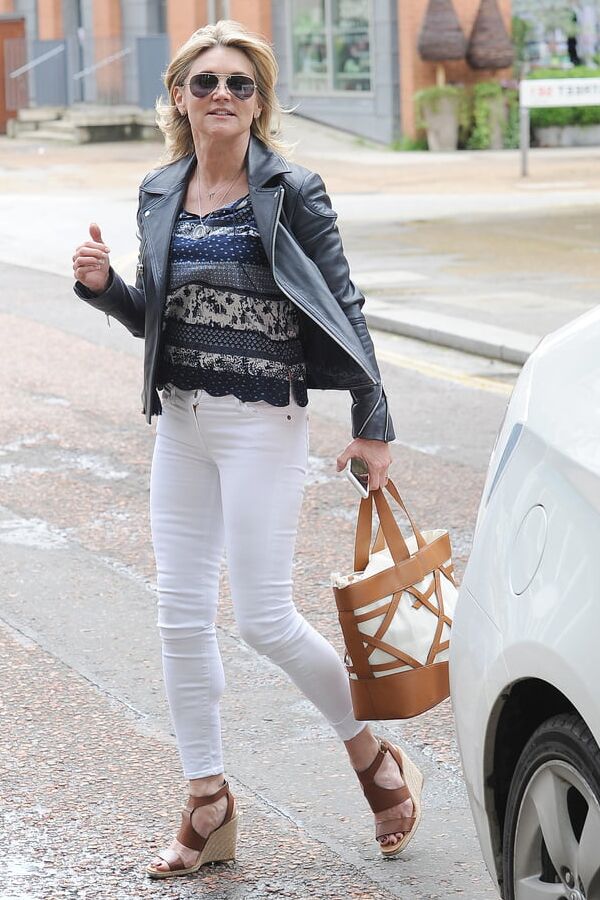 Anthea Turner, British Celebrity, White Tight Trousers NN