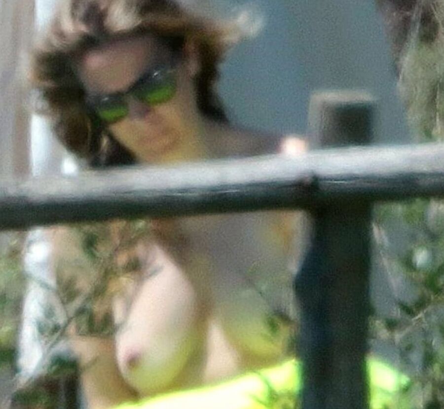 Alejandra Silva topless vacation Italy aug