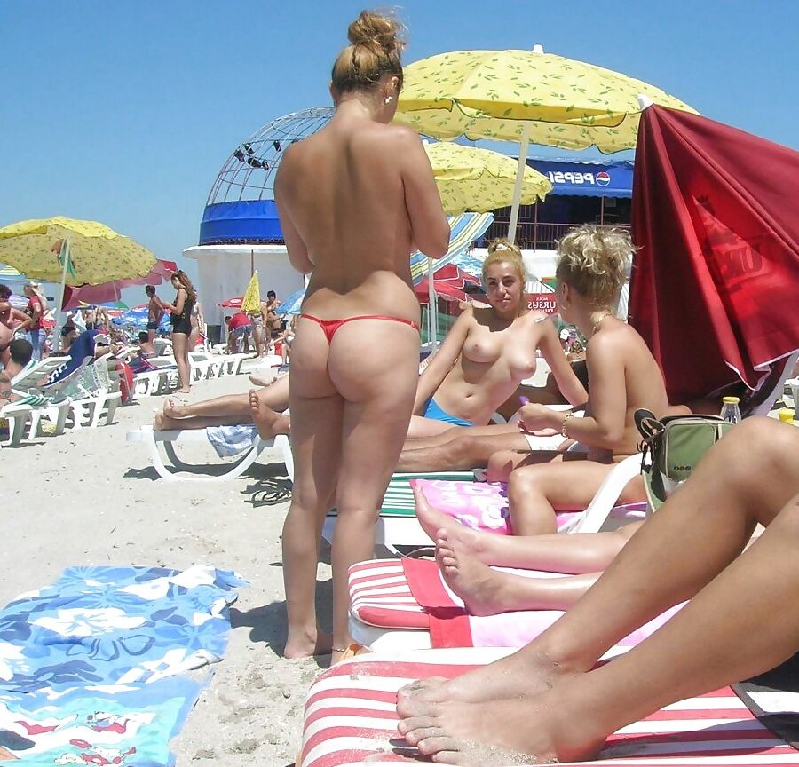 Girls Topless Marseille Beach