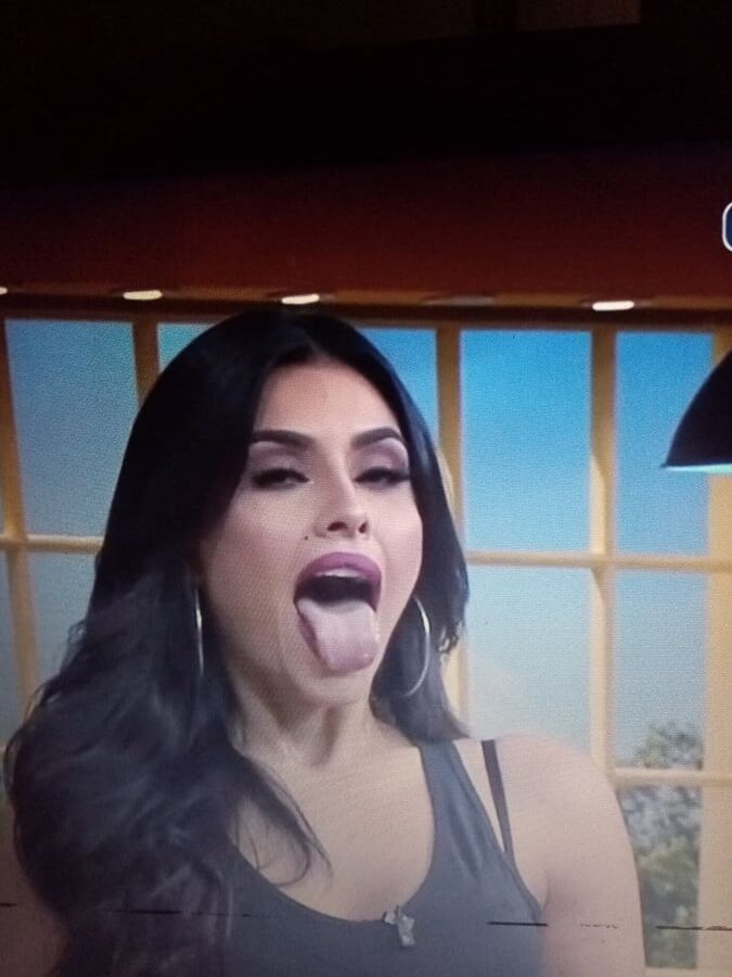 Mexican Kristal opening her mouth to receive everyone&;s milk