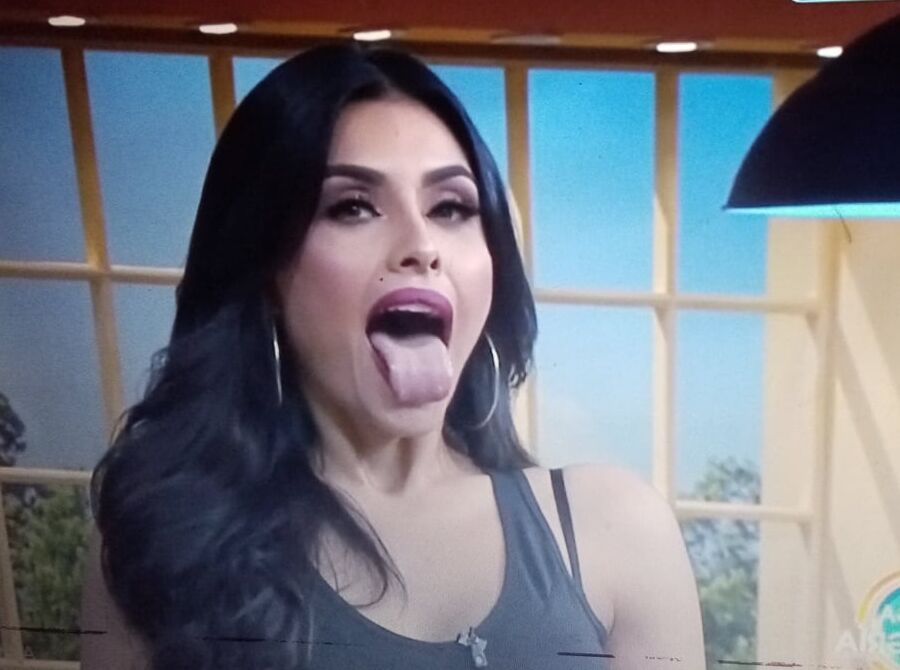 Mexican Kristal opening her mouth to receive everyone&;s milk