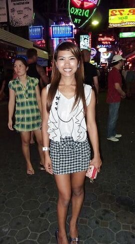Thai sideline girl