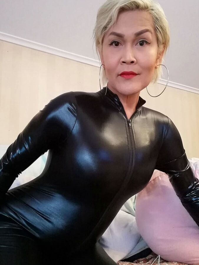 Latex Rubber Milf Granny May issue