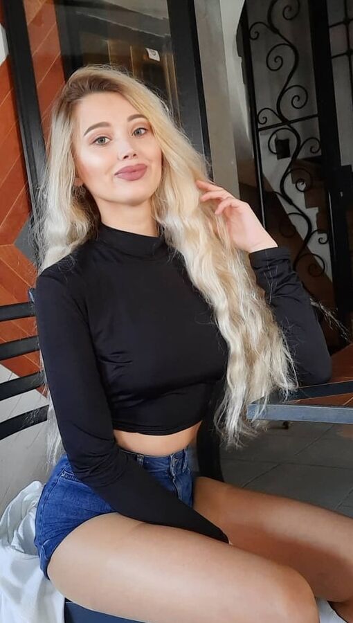 Turkish Instagram Girls Blonde Gulsah