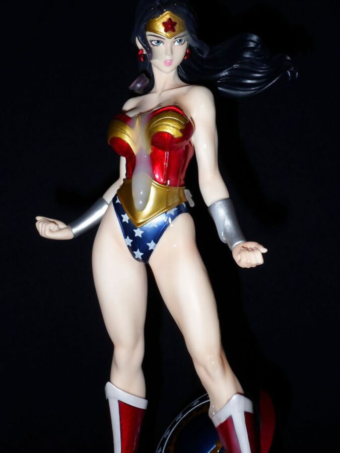Wonder Woman naked