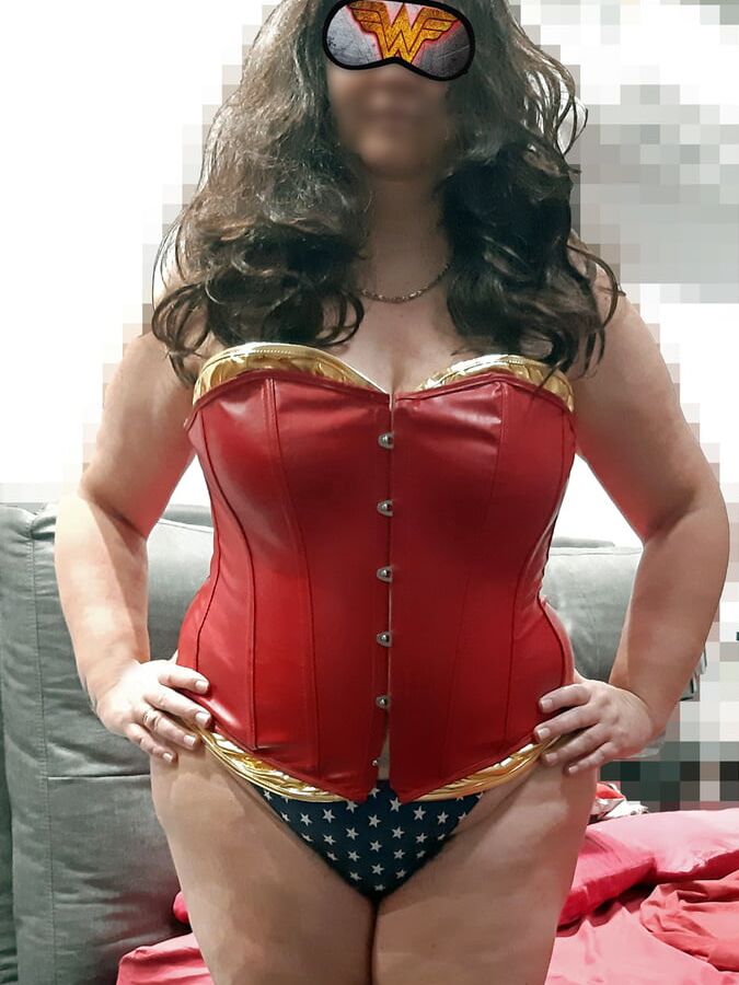 Wonder Woman naked
