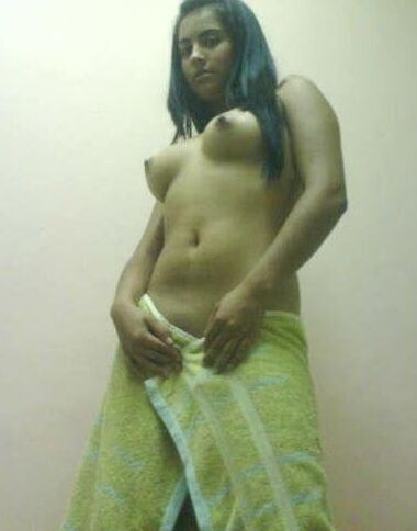 CDN Sri Lankan New Leaked Half Naked Nudedworld