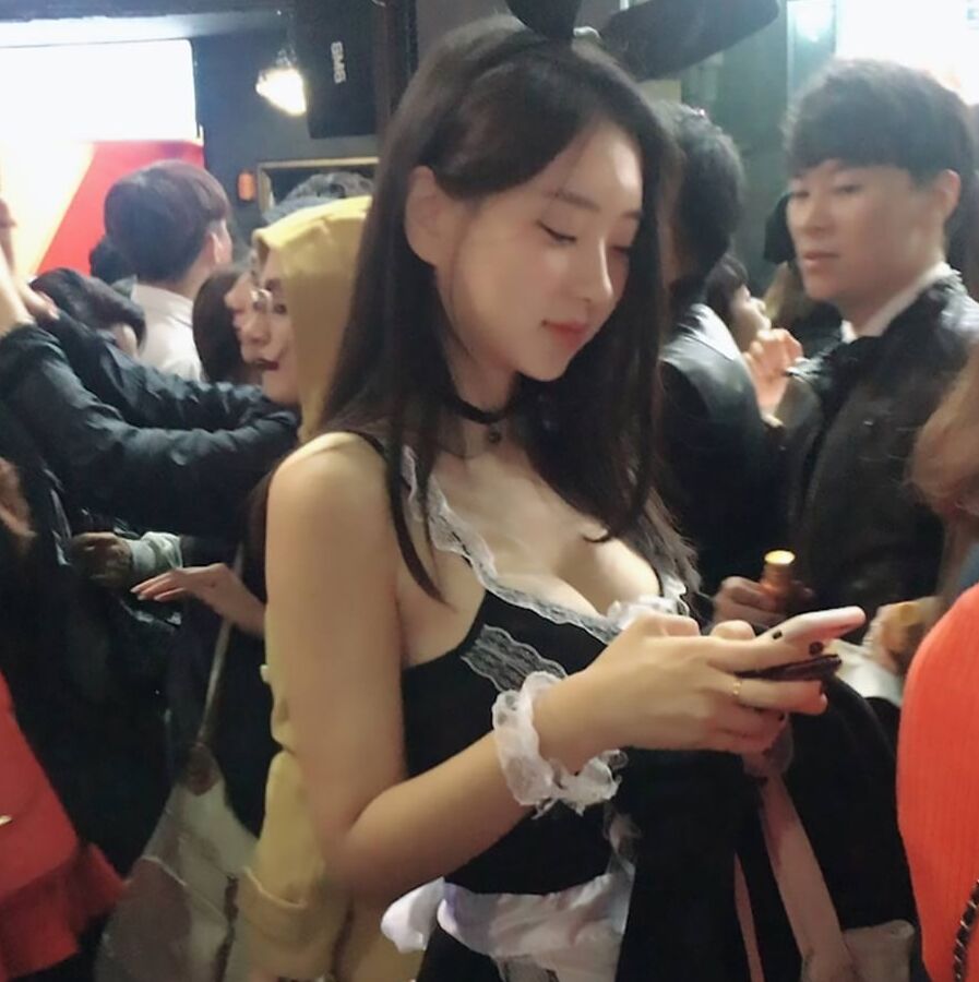 Sexy korean maid