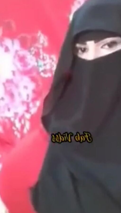 Arabian Saudi niqab MILF with huge boobs on cam