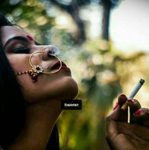 INDIANS DESIS SMOKING