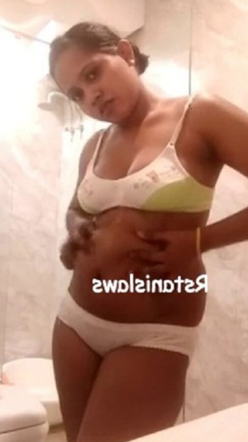 Sri lankan slim girl after bath
