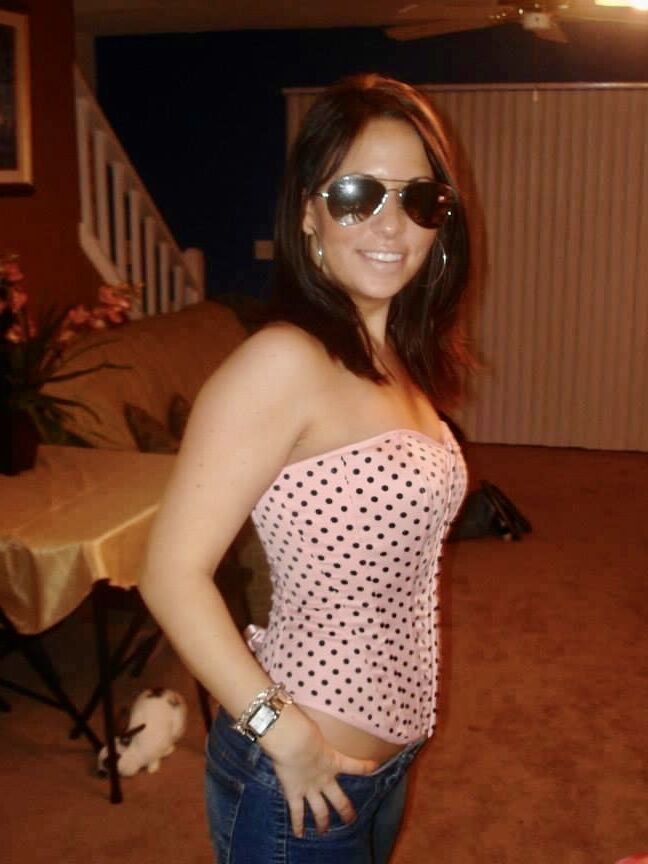 Dirty Trailer Trash Stripper Knows How To Show Ass And Holes