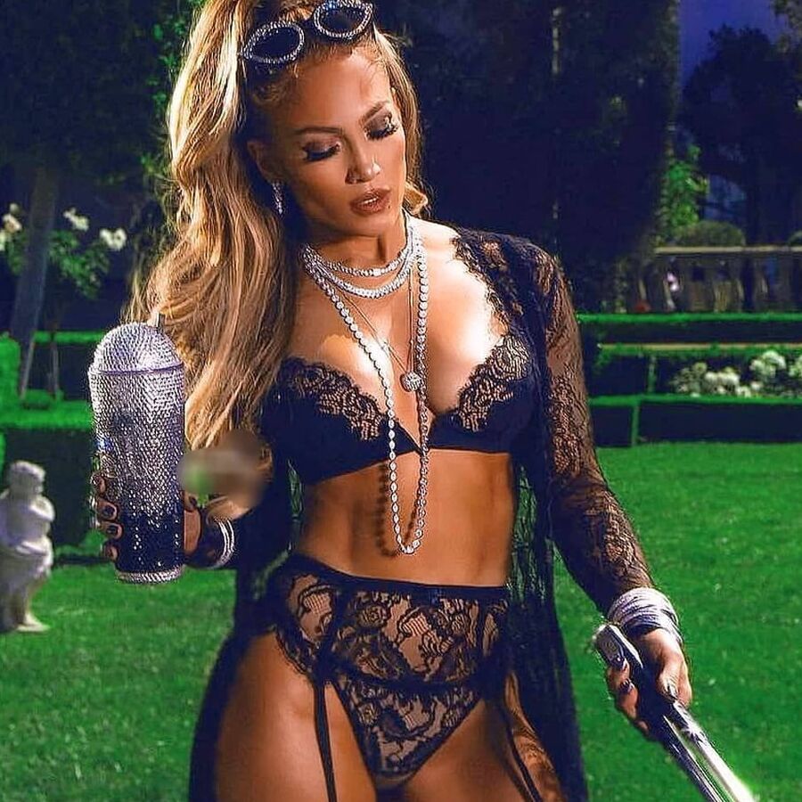Jennifer Lopez - Sexy Latina MILF