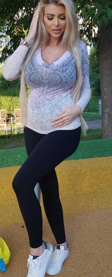 lela sexy inta pregnant