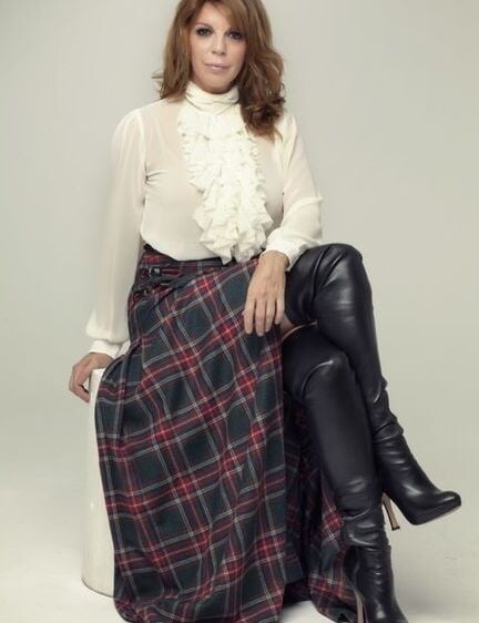 Female Celebrity Boots &amp; Leather - Belinda Washington