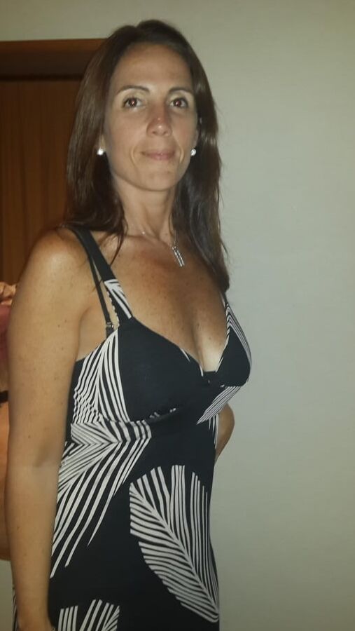 MATURE WIFE WITH GREAT TITS