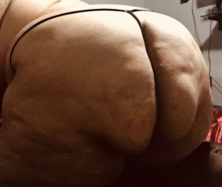 Bbw Latina with fat mature ass