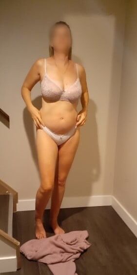 matures in bra and panty front and back