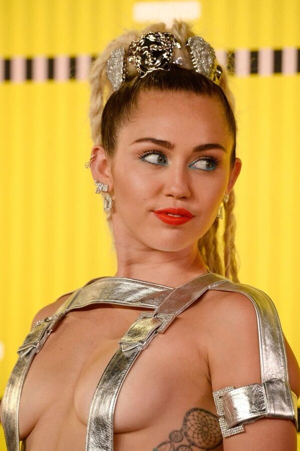Miley Cyrus - Slut Goddess