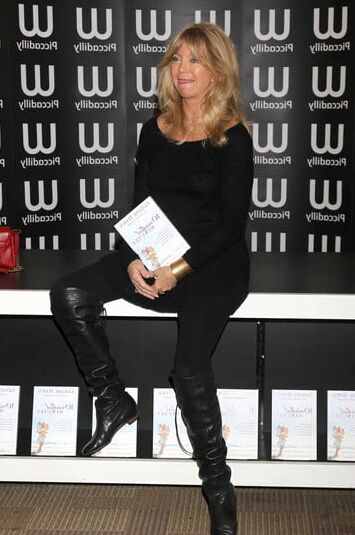Female Celebrity Boots &amp; Leather - Goldie Hawn