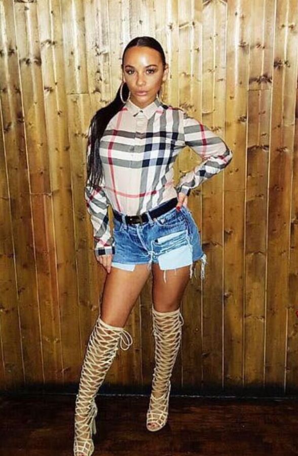 Female Celebrity Boots &amp; Leather - Chelsee Healey