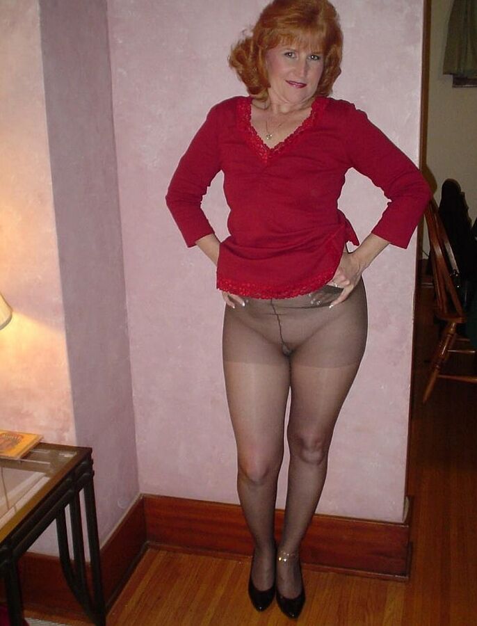 Cathy in Pantyhose