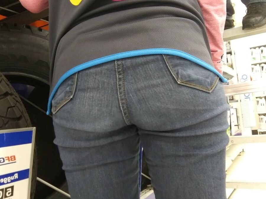 Milf ass booty jeans