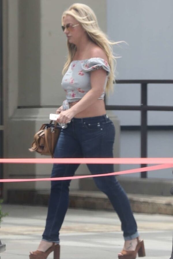 britney spears out and about
