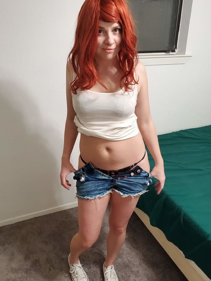 White Trash Trailer Park Whore In Short Shorts Gets Dirty