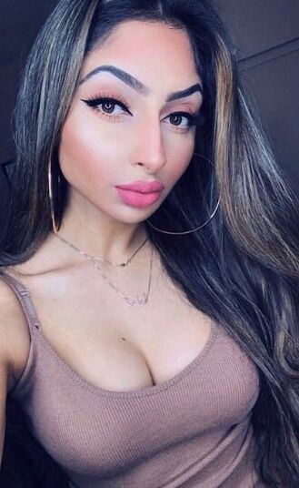 Big tits Indian sikh slut with blow job lips