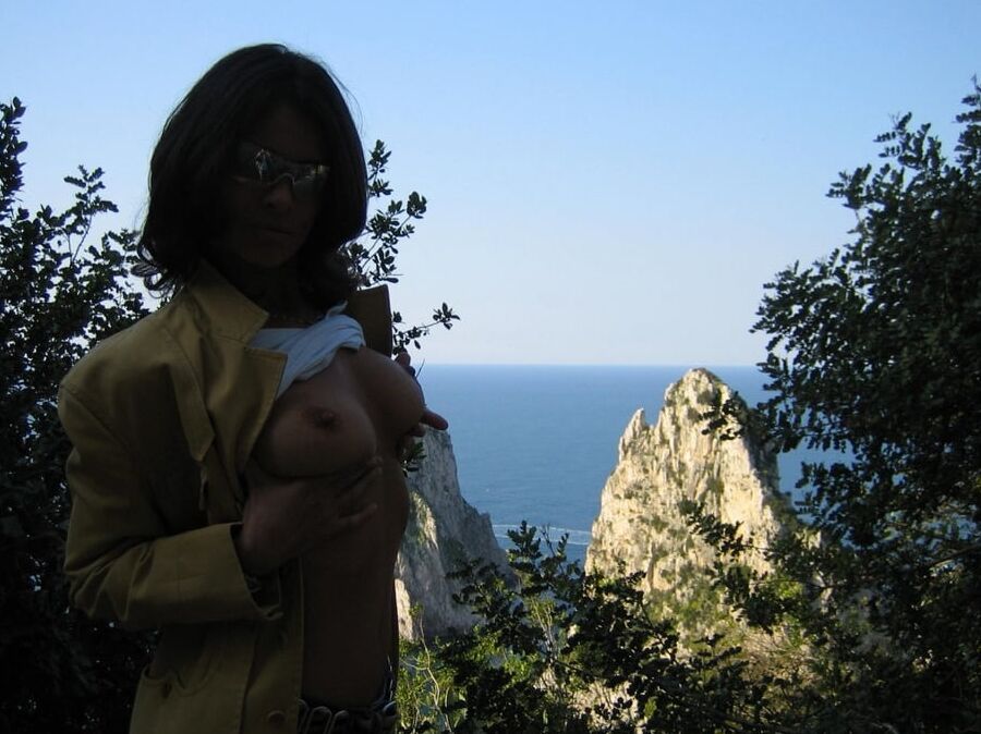Italian Milf mom in vacation to Capri Exposed webslut