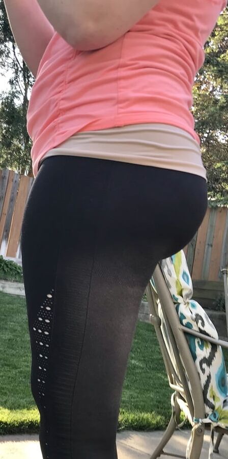Wife in her gymshark pants with pics of panties she wore!