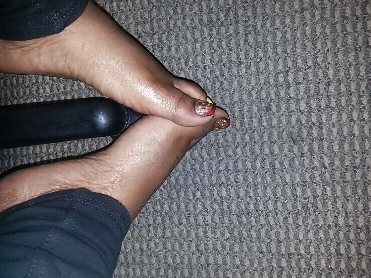 Cum on my shoes and toes boys!