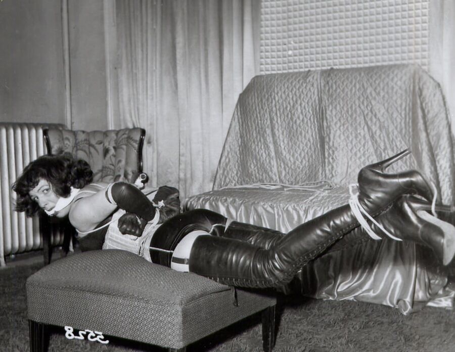 VINTAGE BOOTS, GLOVES AND PUSSY