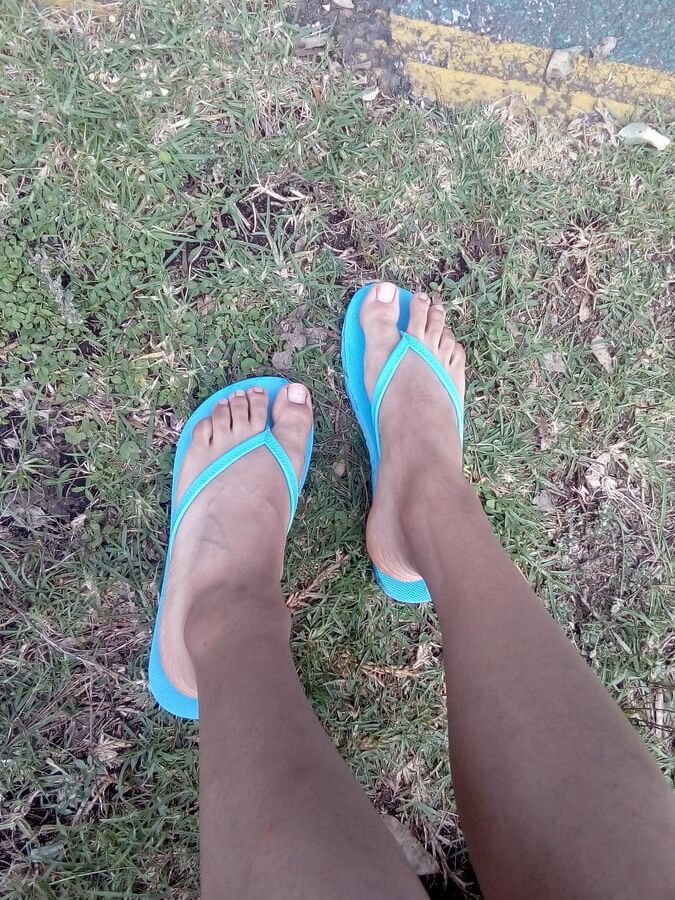My feet in flipflops