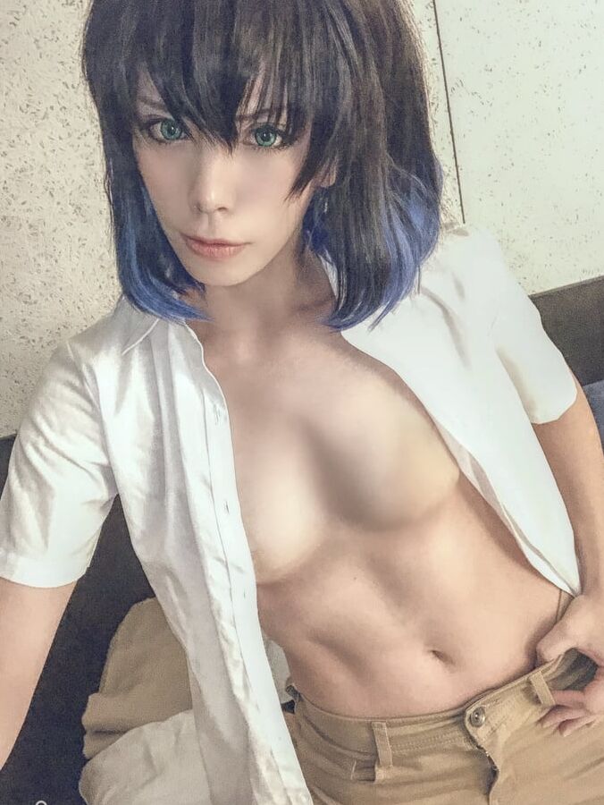 Amateur japanese cosplayer Akarin with amazing tomboy body