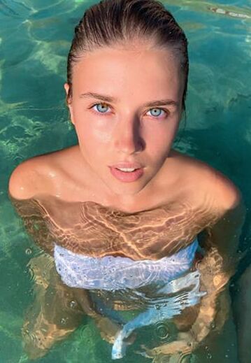 Polina Malinovskaya Instagram Pics - Mojitog