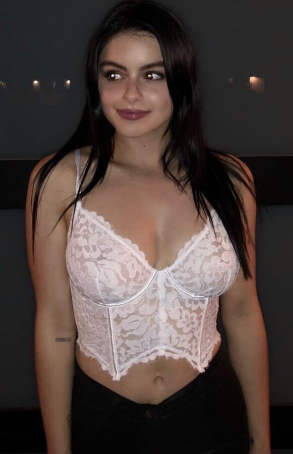 Ariel Winter - Would you give this slut a thick cum facial
