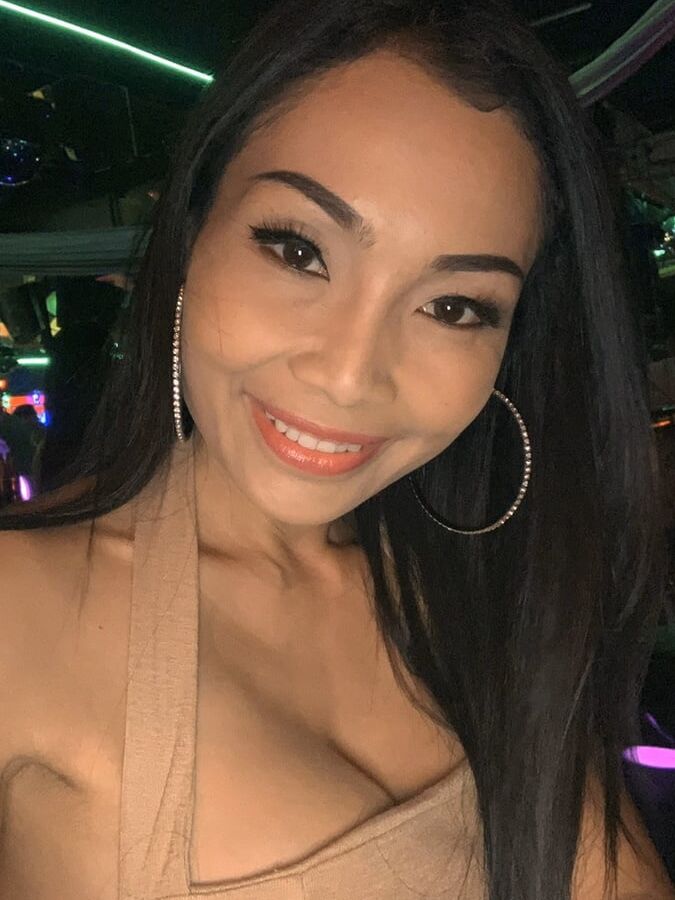 Thai Slut To Share !