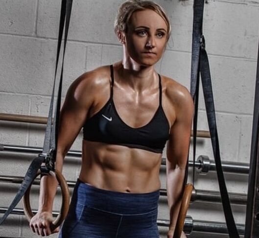 Wanking over Bethan Marie Williams&; Ripped Abs &amp; Toned Body