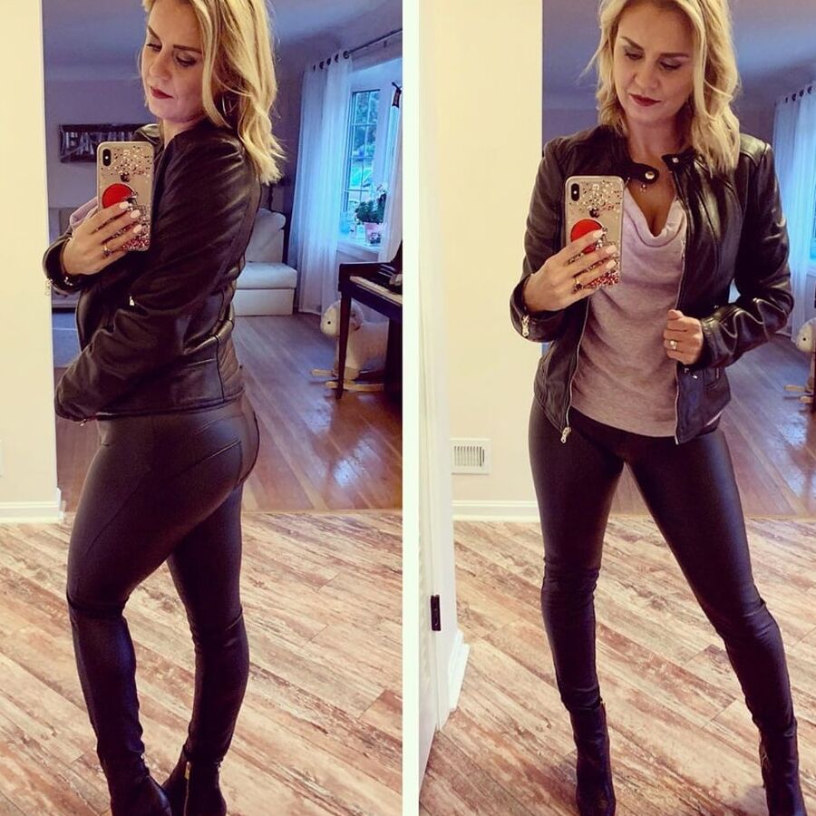 Insta Babe Jovigirl dressed in leather
