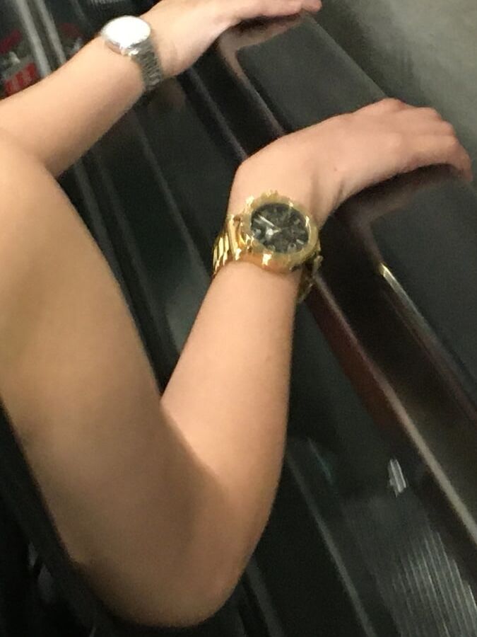Help to identify this gold watch please