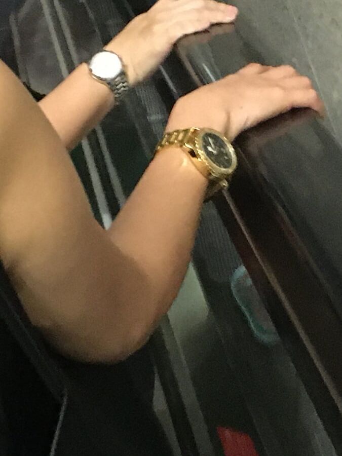 Help to identify this gold watch please