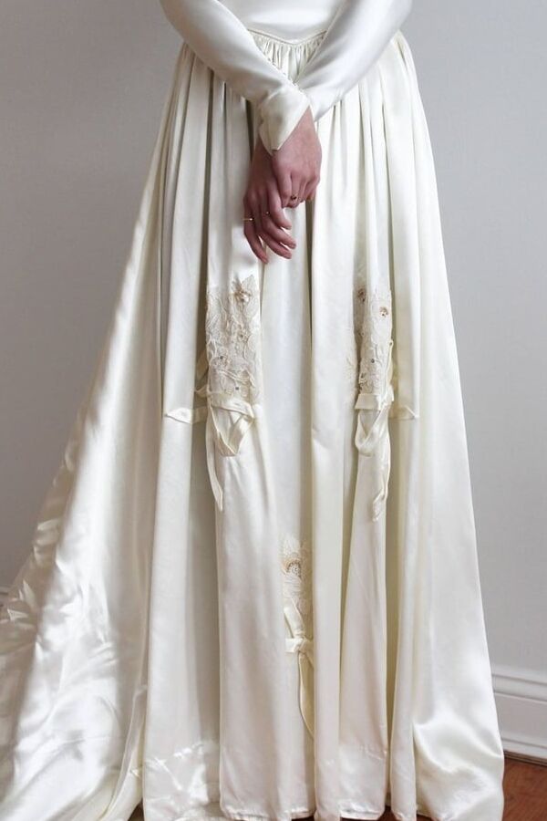 Silky wedding bride gowns &amp; dresses