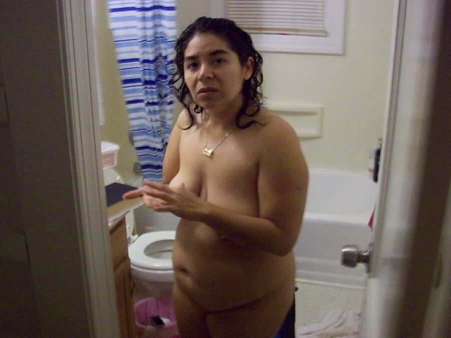 aimee guzman naked bathroom